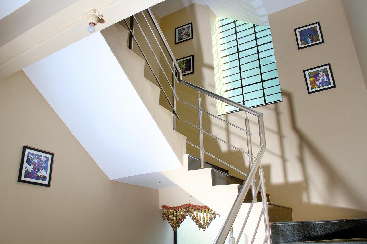 Yuvraj Lodge Osmanabad Ngoại thất bức ảnh
