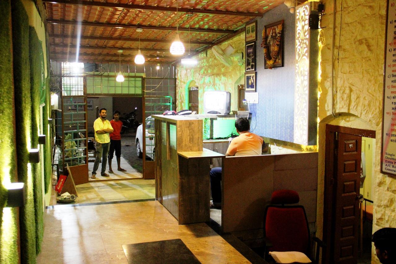 Yuvraj Lodge Osmanabad Ngoại thất bức ảnh