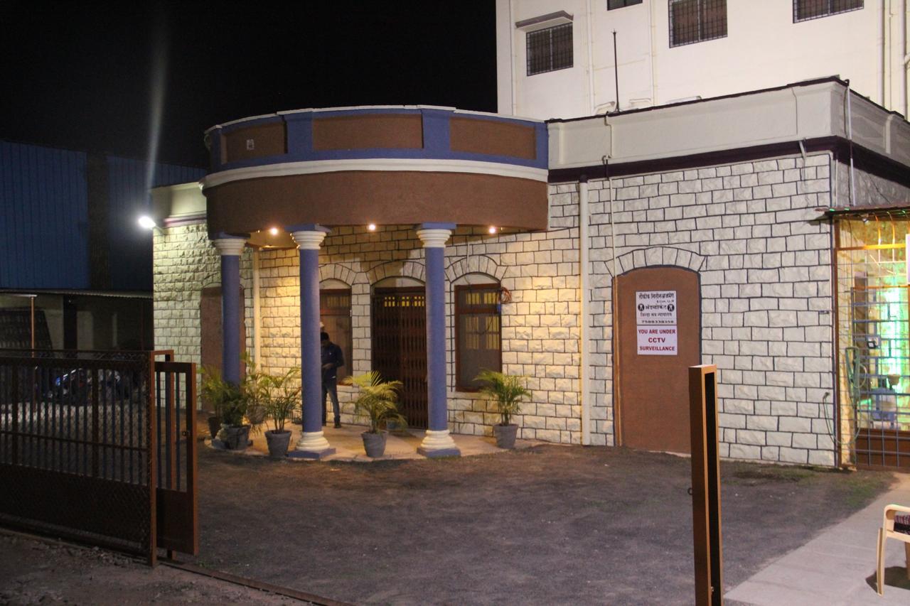 Yuvraj Lodge Osmanabad Ngoại thất bức ảnh